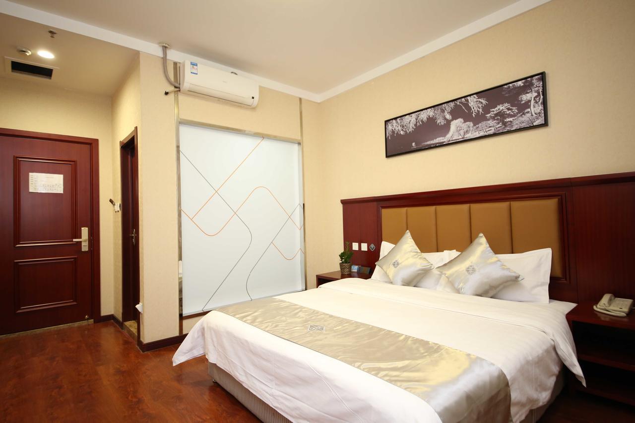 Chonpines Hotel ฉางชุน ภายนอก รูปภาพ