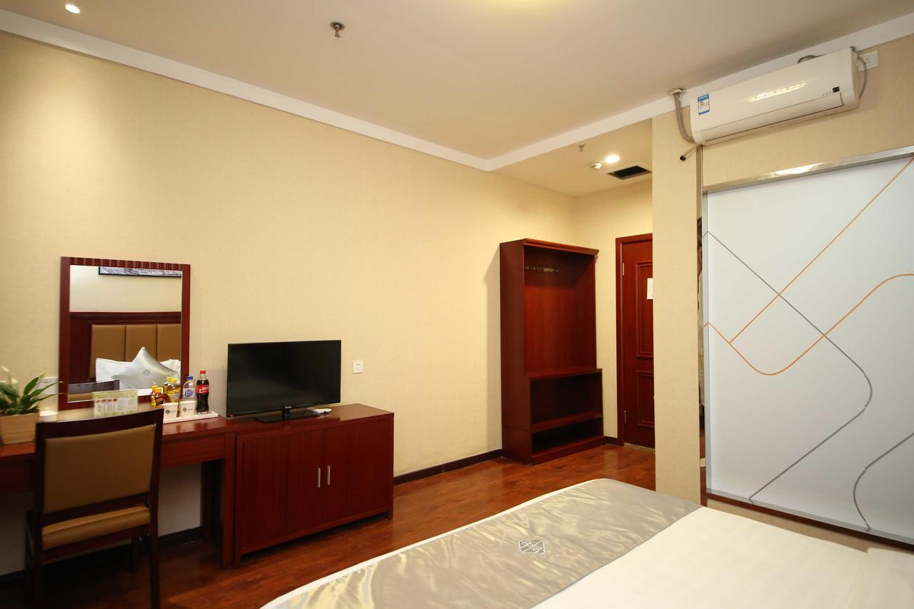 Chonpines Hotel ฉางชุน ภายนอก รูปภาพ