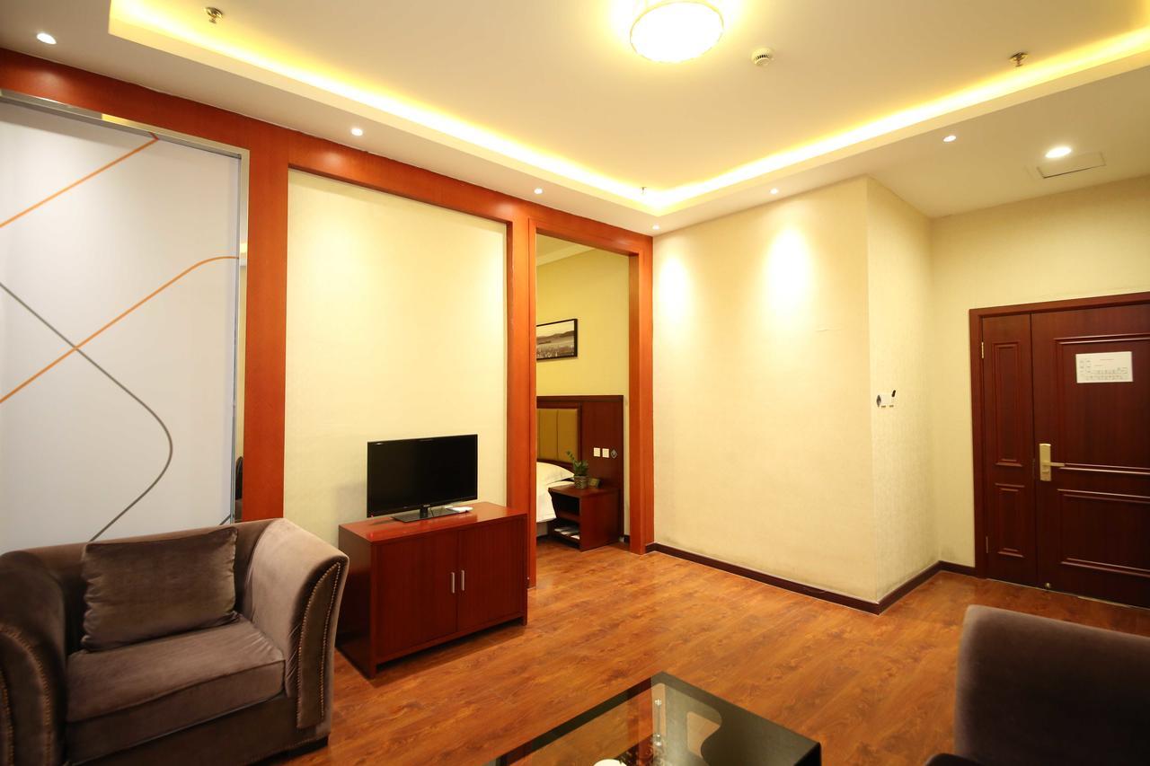Chonpines Hotel ฉางชุน ภายนอก รูปภาพ