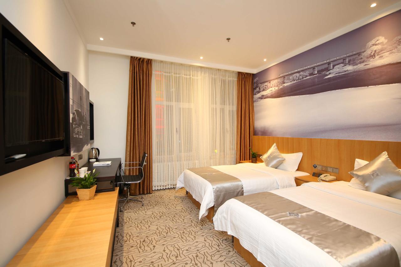 Chonpines Hotel ฉางชุน ภายนอก รูปภาพ