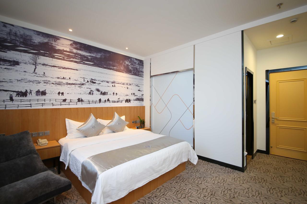 Chonpines Hotel ฉางชุน ภายนอก รูปภาพ